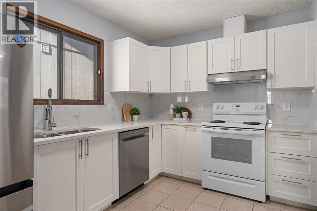 12 Edgedale Way Nw, Calgary, Alberta  T3A 2P8 - Photo 9 - A2304934