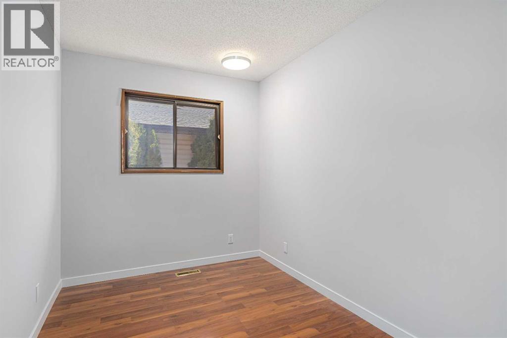 12 Edgedale Way Nw, Calgary, Alberta  T3A 2P8 - Photo 12 - A2304934