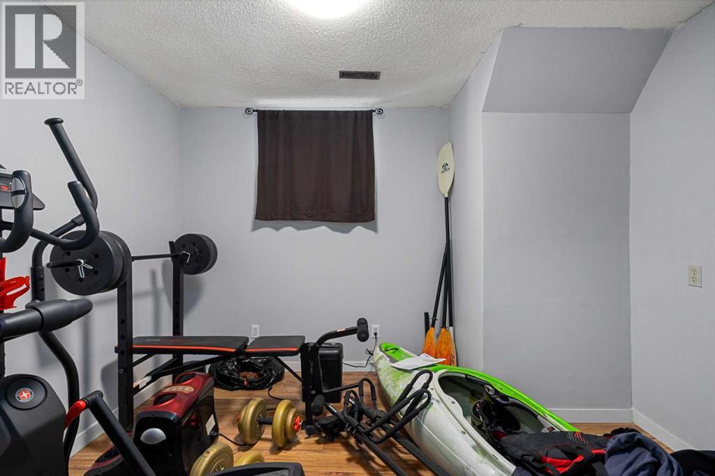 12 Edgedale Way Nw, Calgary, Alberta  T3A 2P8 - Photo 21 - A2304934