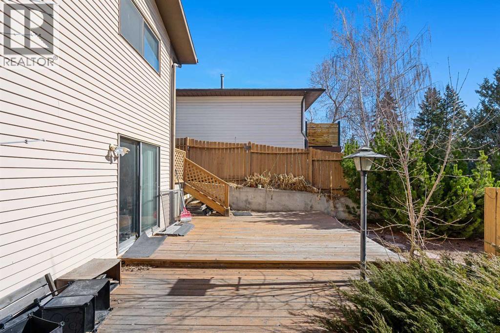 12 Edgedale Way Nw, Calgary, Alberta  T3A 2P8 - Photo 28 - A2304934