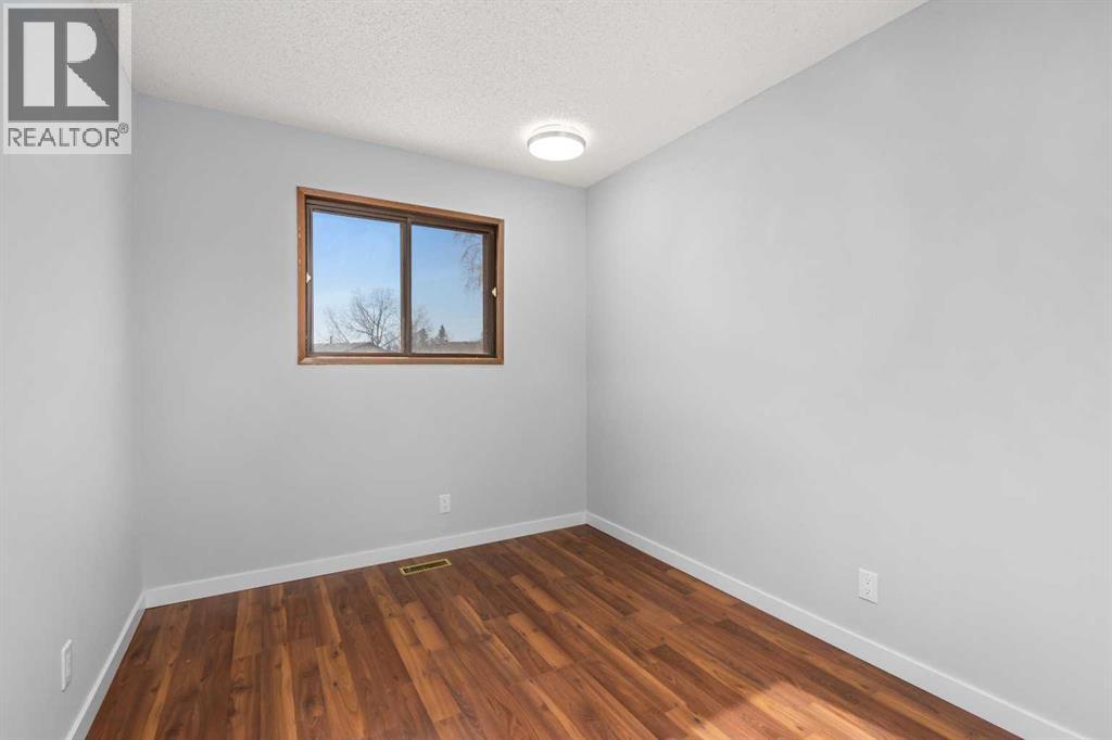 12 Edgedale Way Nw, Calgary, Alberta  T3A 2P8 - Photo 11 - A2304934