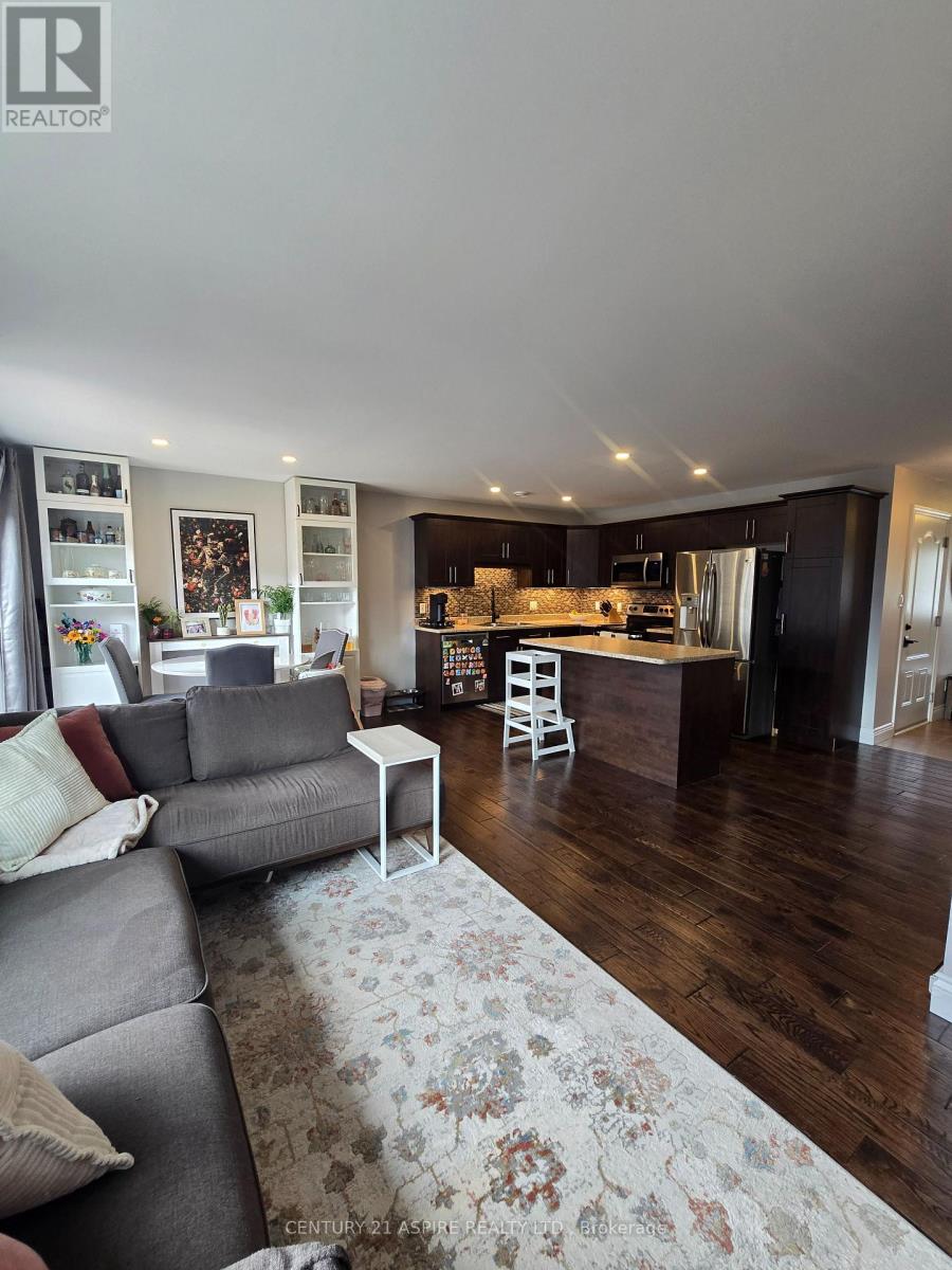 44 Winston Avenue, Petawawa, Ontario  K8H 0C1 - Photo 5 - X13045348