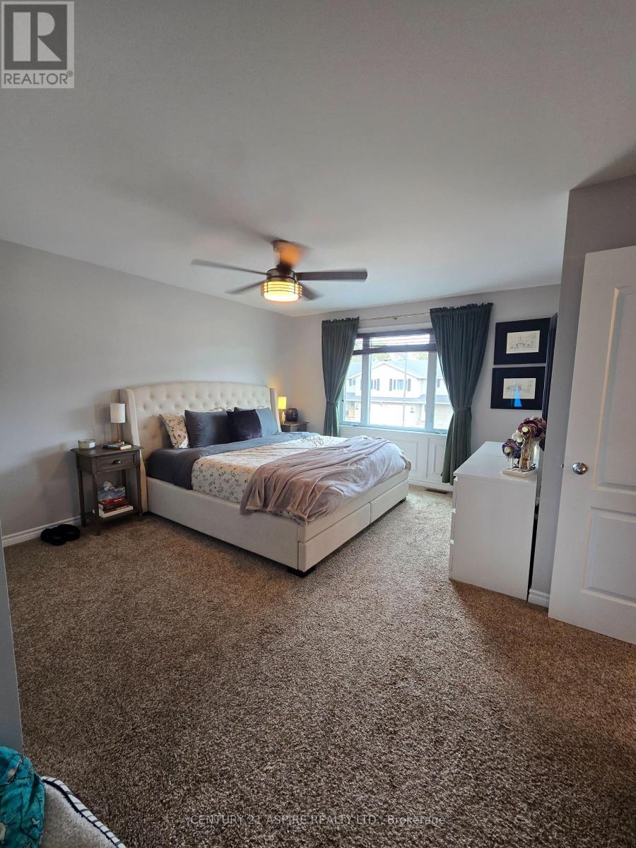 44 Winston Avenue, Petawawa, Ontario  K8H 0C1 - Photo 7 - X13045348