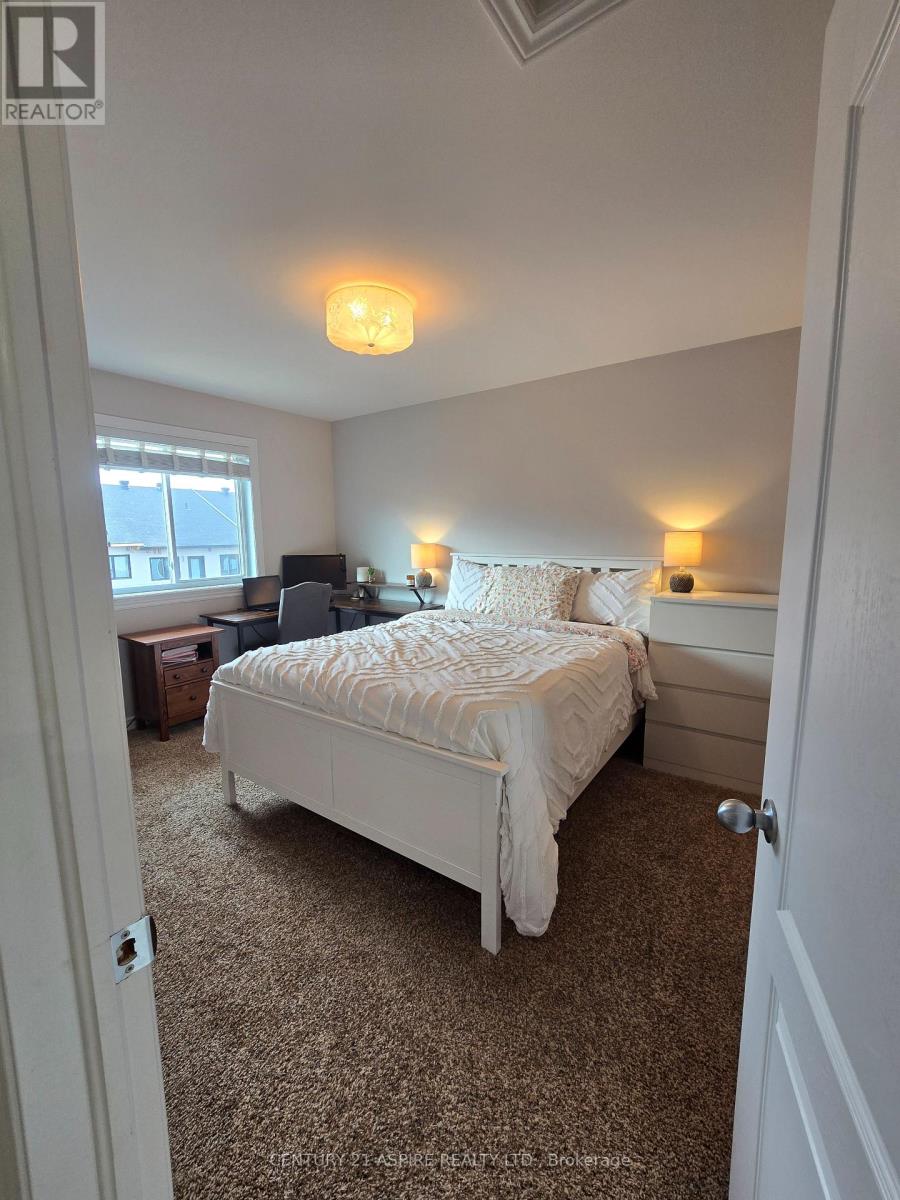 44 Winston Avenue, Petawawa, Ontario  K8H 0C1 - Photo 9 - X13045348