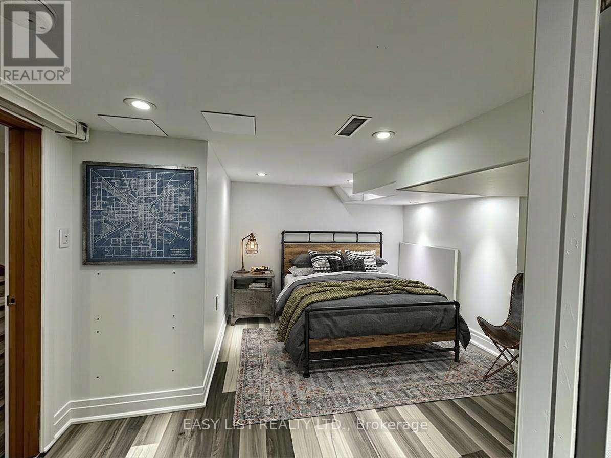 28 Inverleigh Drive, Toronto, Ontario  M8Y 3E3 - Photo 24 - W12863854