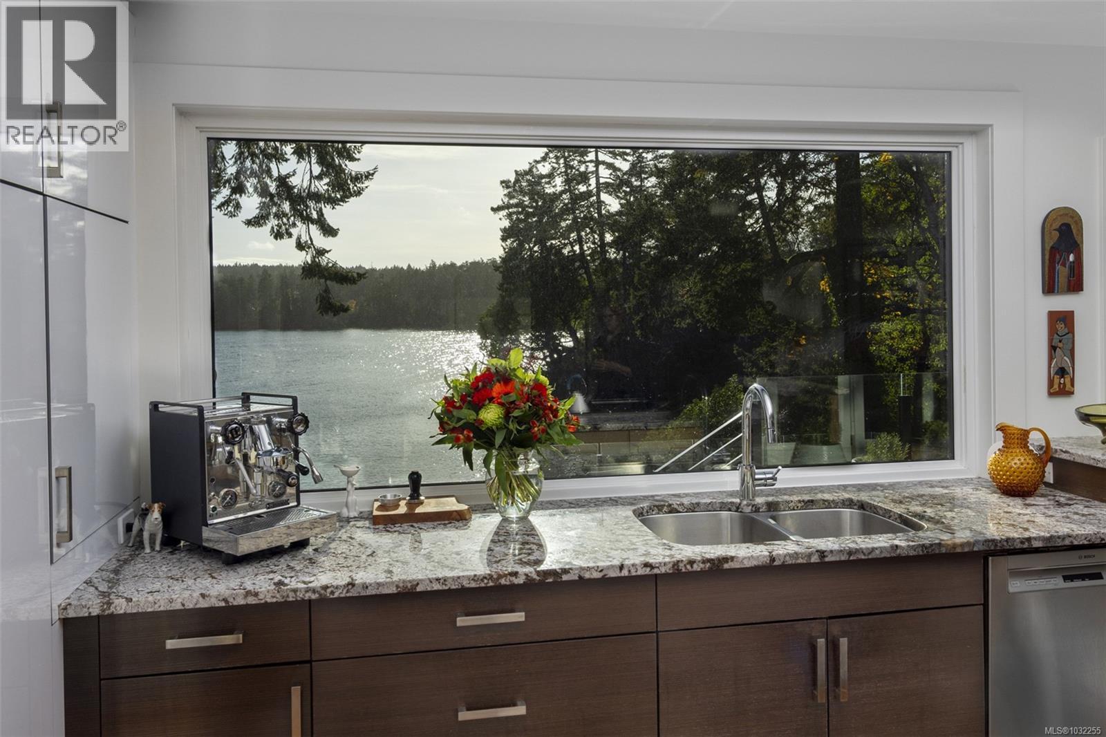 41 Tovey Cres, View Royal, British Columbia  V9B 1A4 - Photo 7 - 1032255