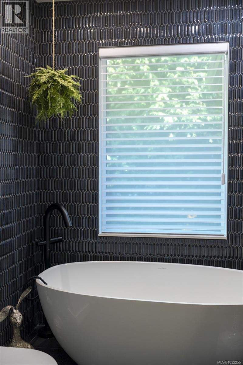 41 Tovey Cres, View Royal, British Columbia  V9B 1A4 - Photo 35 - 1032255