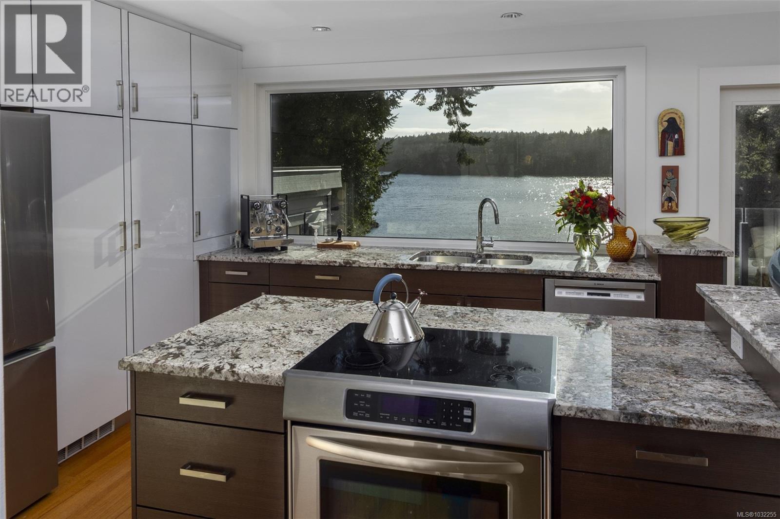 41 Tovey Cres, View Royal, British Columbia  V9B 1A4 - Photo 43 - 1032255