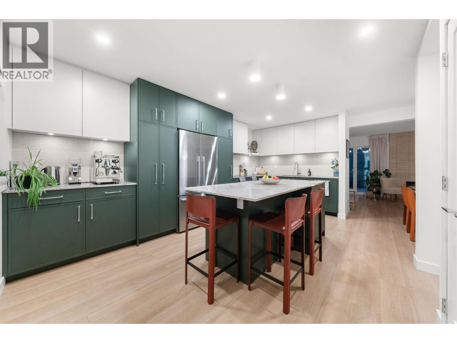 34 1910 Cedar Village Crescent, North Vancouver, British Columbia  V7J 3L8 - Photo 3 - R3094546