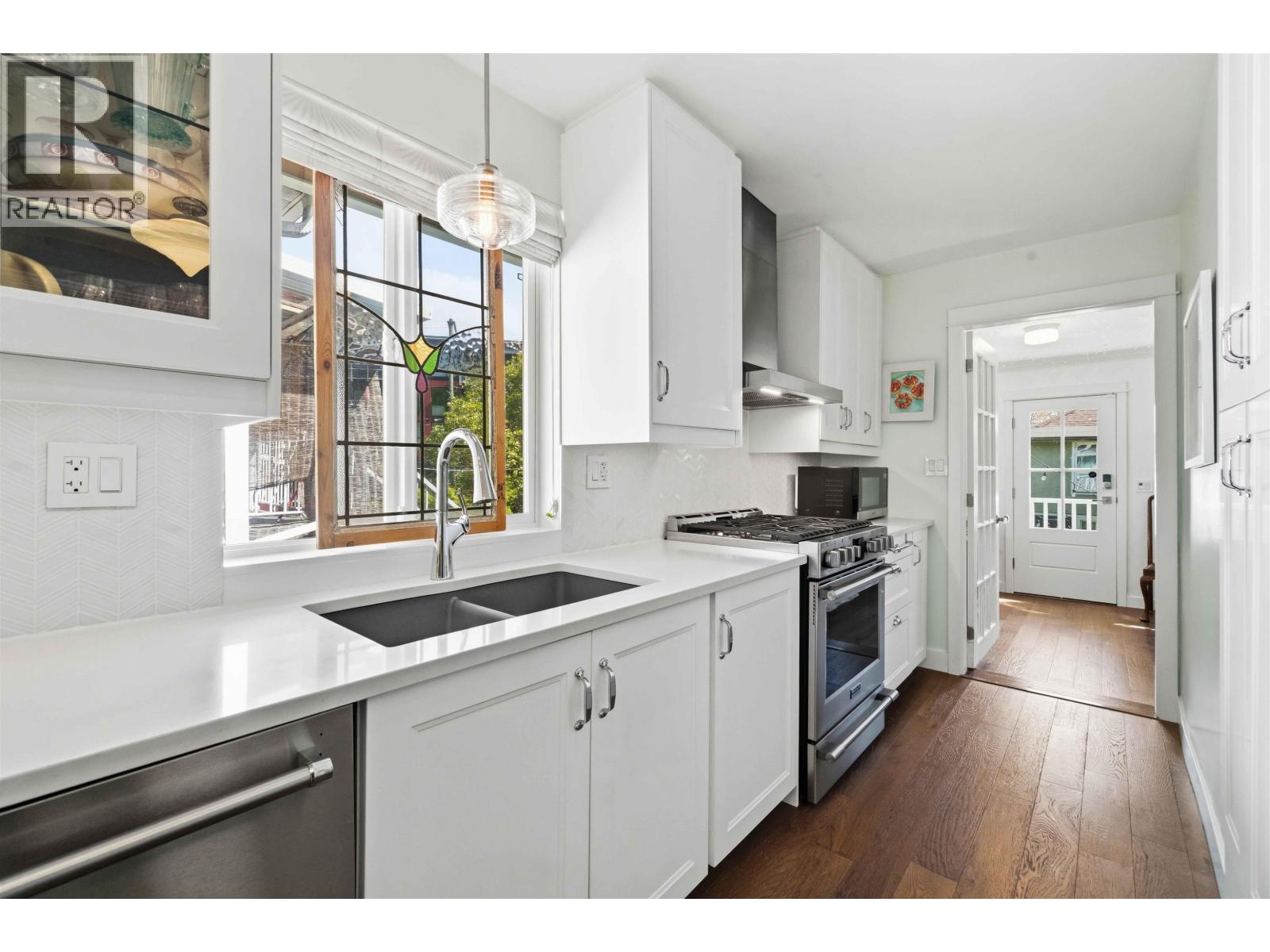 4322 Welwyn Street, Vancouver, British Columbia  V5N 3Z4 - Photo 12 - R3115632