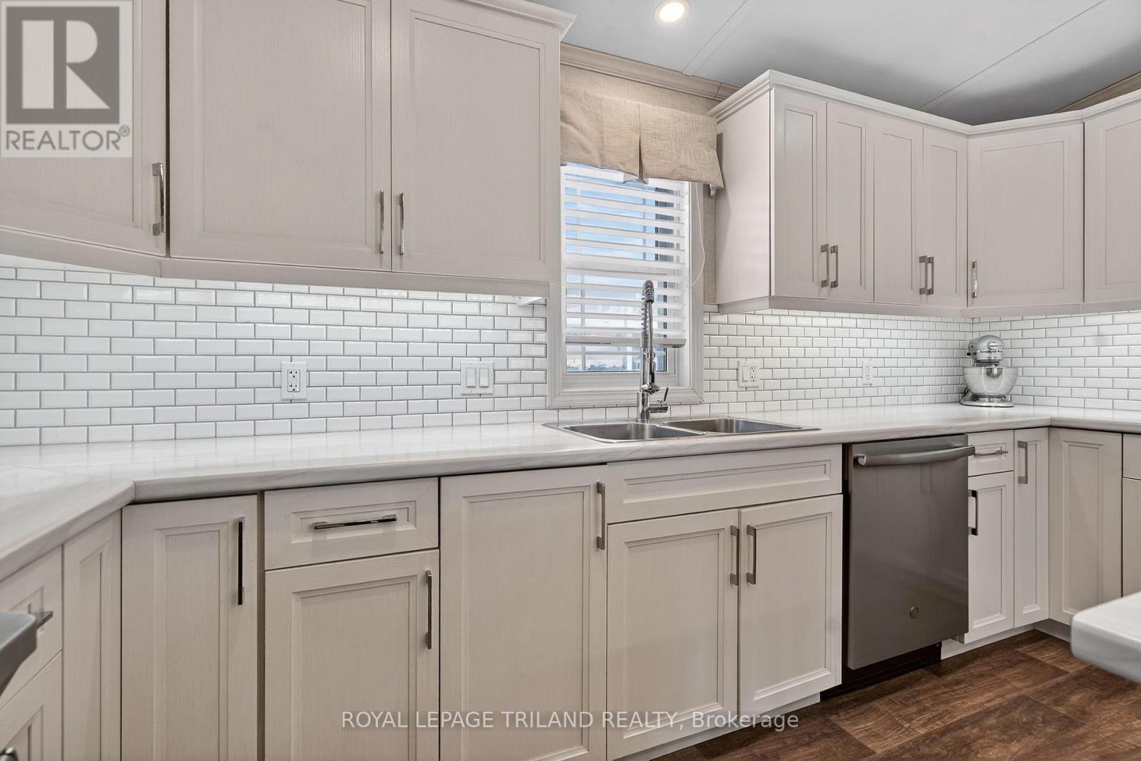 56 - 22790 Amiens Road, Middlesex Centre, Ontario  N0L 1R0 - Photo 11 - X12792770