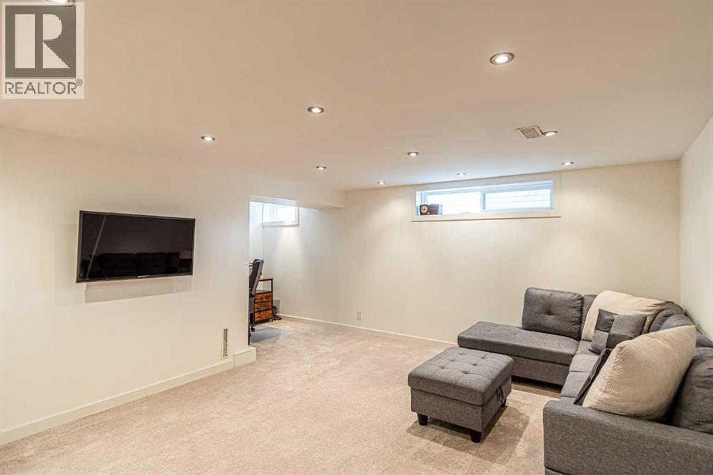 2536 Chicoutimi Drive Nw, Calgary, Alberta  T2L 0W5 - Photo 22 - A2297519