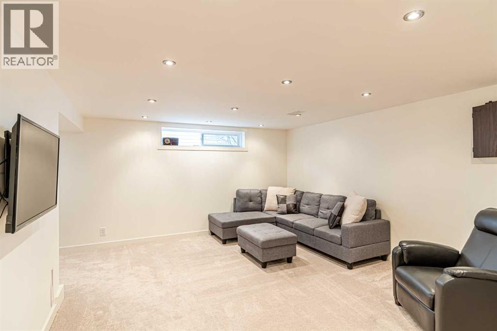 2536 Chicoutimi Drive Nw, Calgary, Alberta  T2L 0W5 - Photo 21 - A2297519