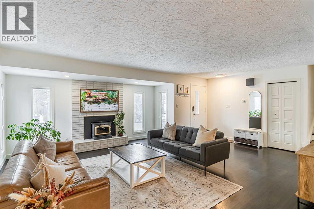 2536 Chicoutimi Drive Nw, Calgary, Alberta  T2L 0W5 - Photo 5 - A2297519