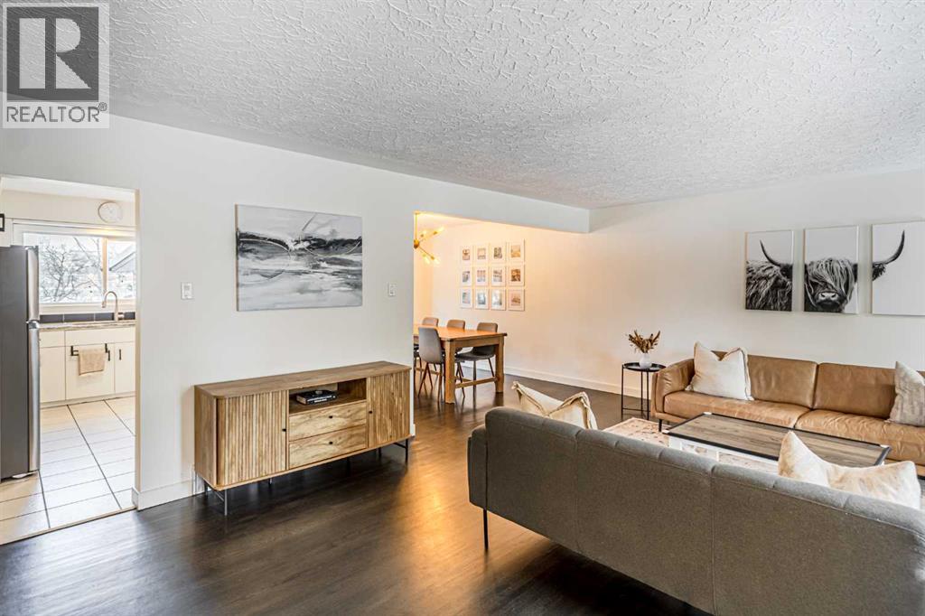 2536 Chicoutimi Drive Nw, Calgary, Alberta  T2L 0W5 - Photo 3 - A2297519