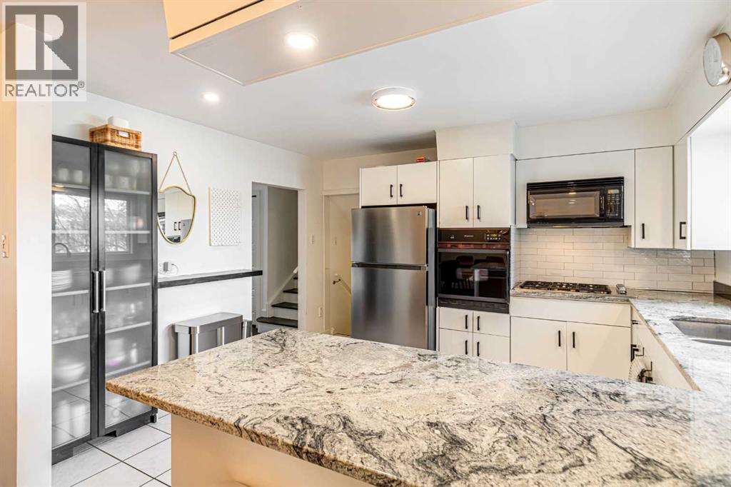 2536 Chicoutimi Drive Nw, Calgary, Alberta  T2L 0W5 - Photo 11 - A2297519