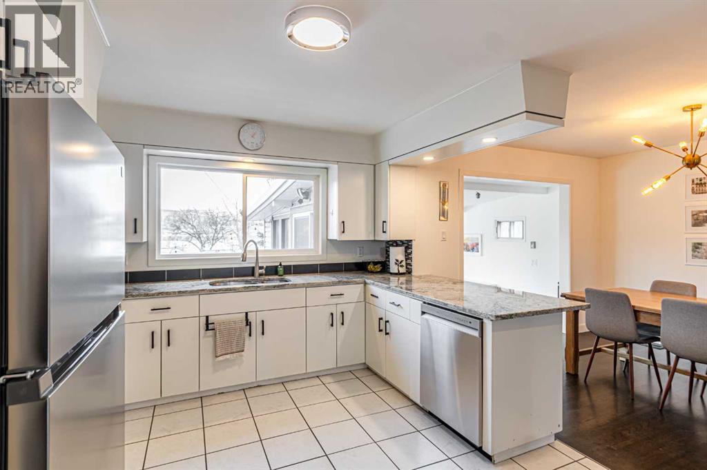 2536 Chicoutimi Drive Nw, Calgary, Alberta  T2L 0W5 - Photo 13 - A2297519