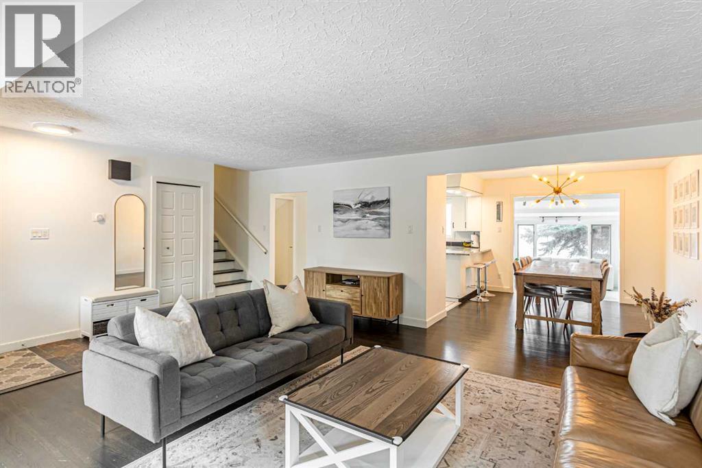 2536 Chicoutimi Drive Nw, Calgary, Alberta  T2L 0W5 - Photo 4 - A2297519