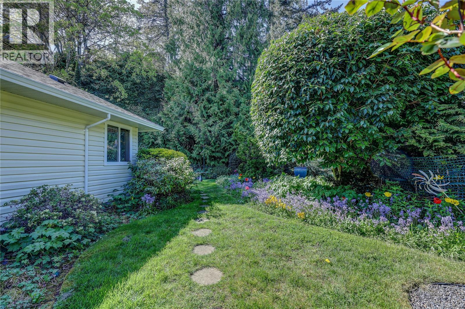 1402 Rose Ann Dr, Nanaimo, British Columbia  V9T 3Z3 - Photo 4 - 1033497