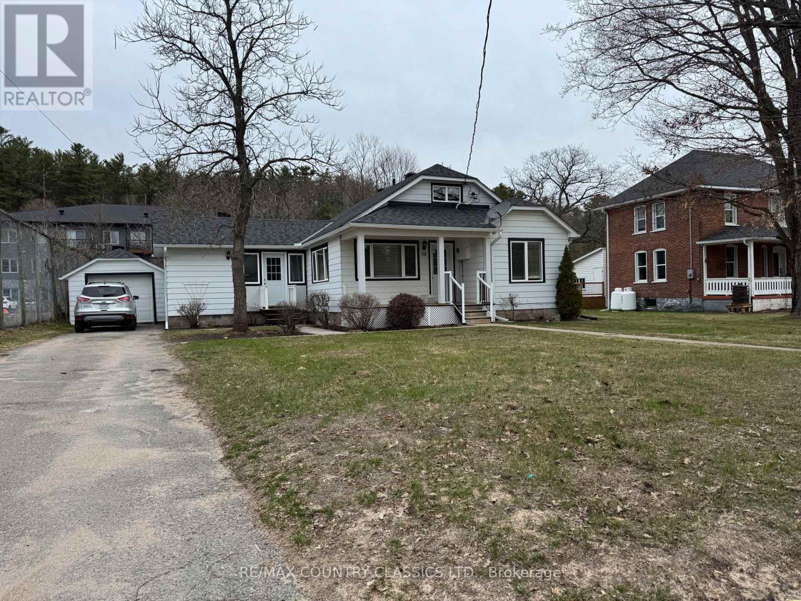 38 Flint Avenue, Bancroft, Ontario  K0L 1C0 - Photo 1 - X12907212