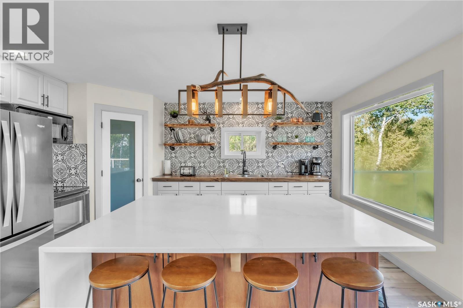 24 Lakeshore Drive, Loon Lake Rm No. 561, Saskatchewan  S0M 1L0 - Photo 2 - SK030489