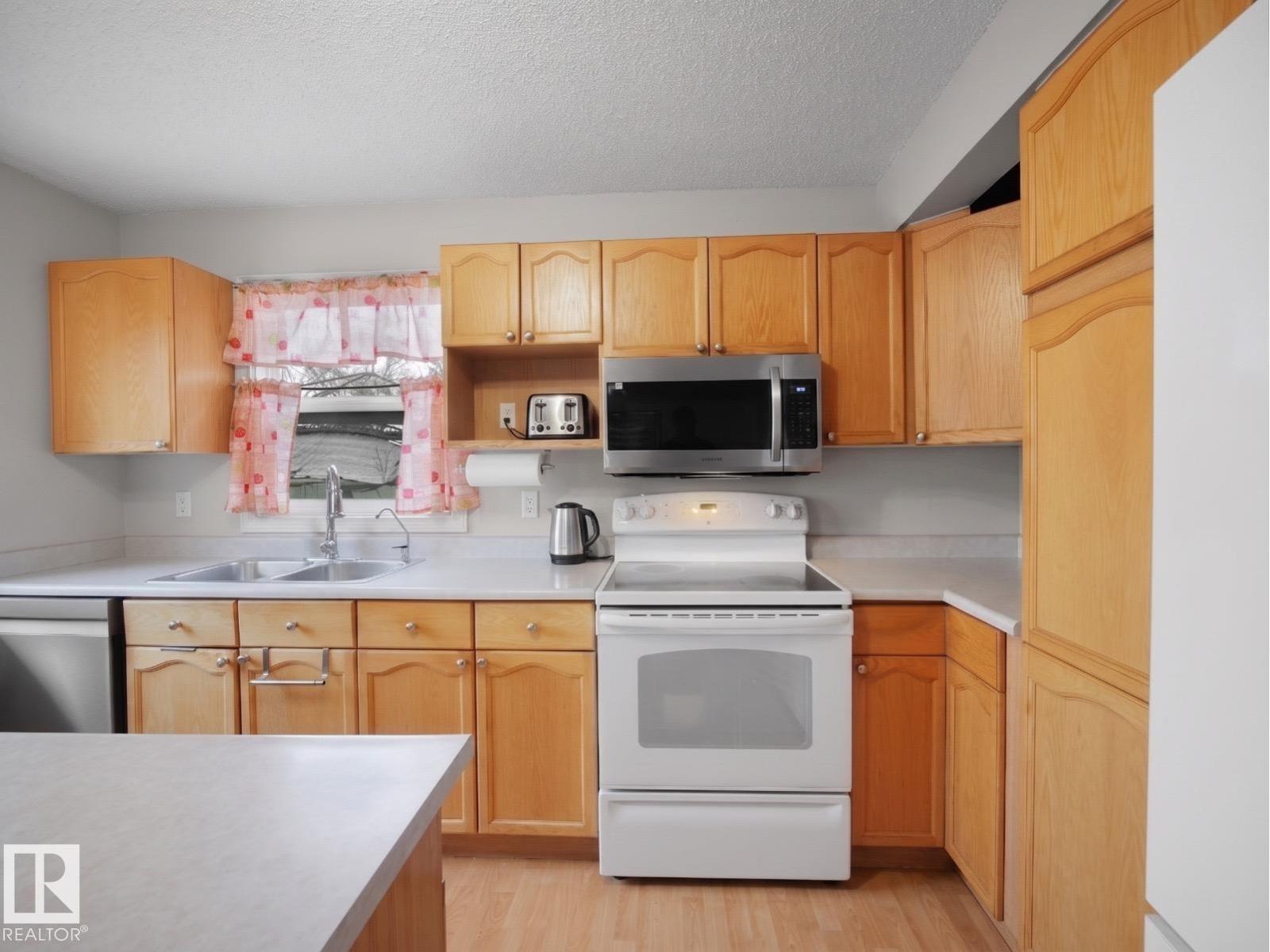 21379 89 Av Nw Nw, Edmonton, Alberta  T5T 6V3 - Photo 2 - E4484281