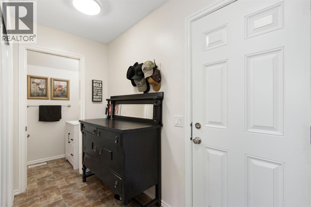 786 Stonehaven Drive, Carstairs, Alberta  T0M 0N0 - Photo 12 - A2303817