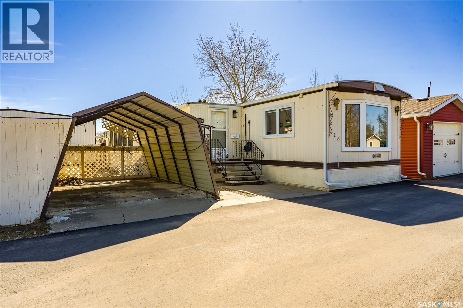 1455 C16 9th Avenue Ne, Moose Jaw, Saskatchewan  S6J 0A9 - Photo 2 - SK033804