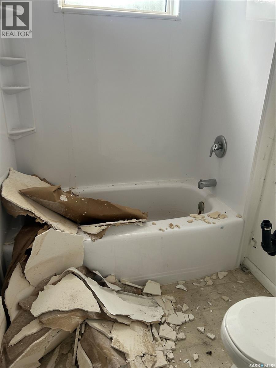 118 26th Street W, Prince Albert, Saskatchewan  S6V 4P9 - Photo 5 - SK033856