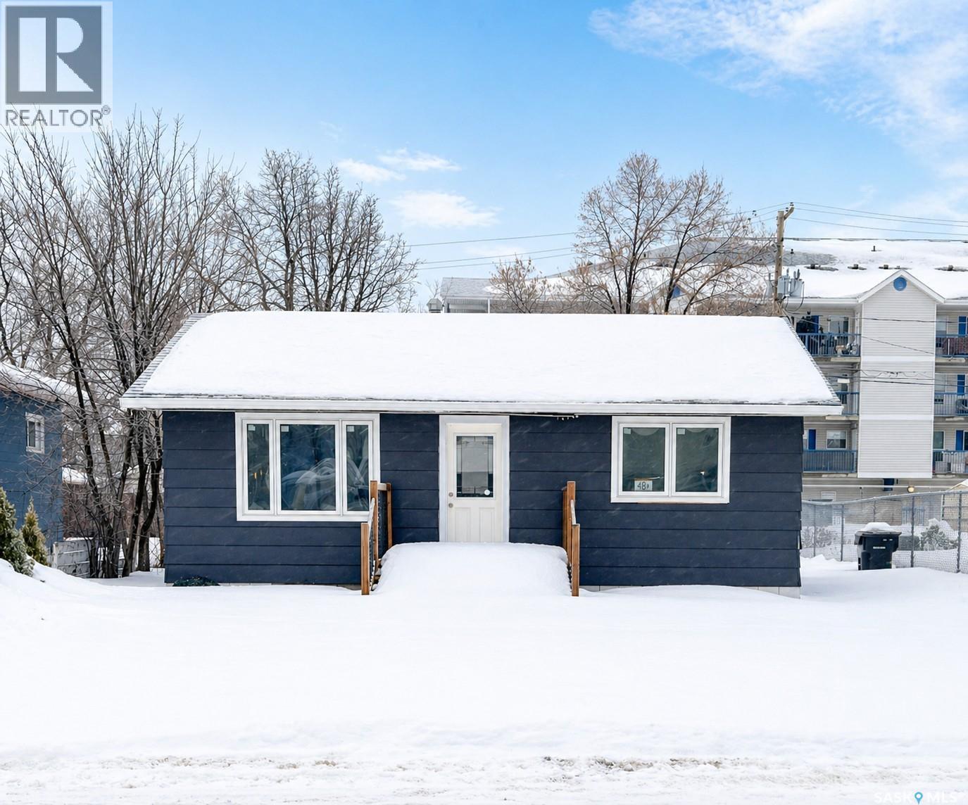 118 26th Street W, Prince Albert, Saskatchewan  S6V 4P9 - Photo 1 - SK033856