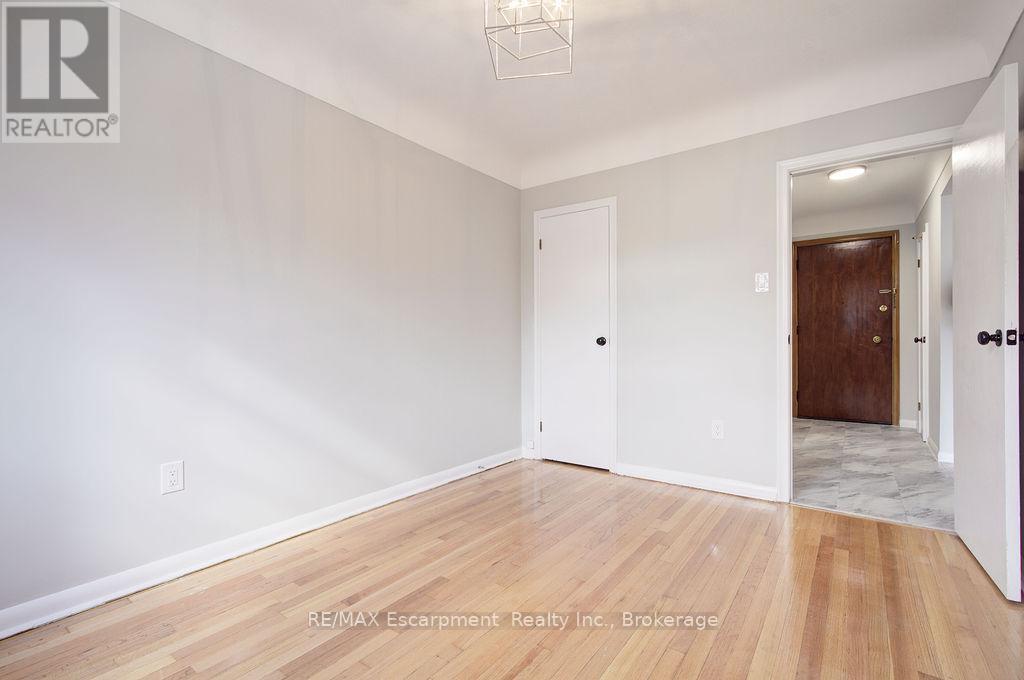 204 - 830 Robinson Street, Burlington (Brant), Ontario  L7R 2L5 - Photo 10 - W13045370