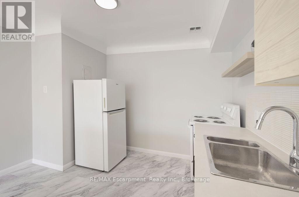 204 - 830 Robinson Street, Burlington (Brant), Ontario  L7R 2L5 - Photo 5 - W13045370