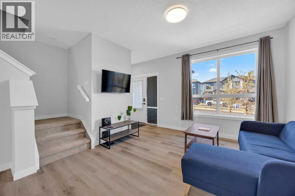 32 Silverton Glen Green Sw, Calgary, Alberta  T2X 5B8 - Photo 5 - A2304365