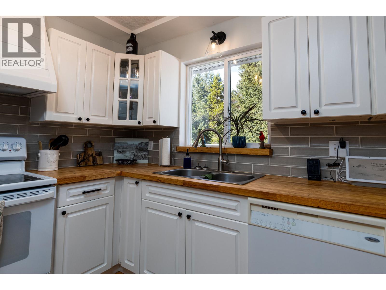 5515 Kleanza Drive, Terrace, British Columbia  V8G 0A7 - Photo 4 - R3099826