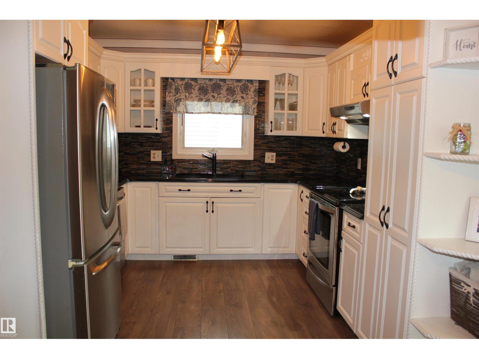 5110 54a Street, Elk Point, Alberta  T0A 1A0 - Photo 10 - E4484280