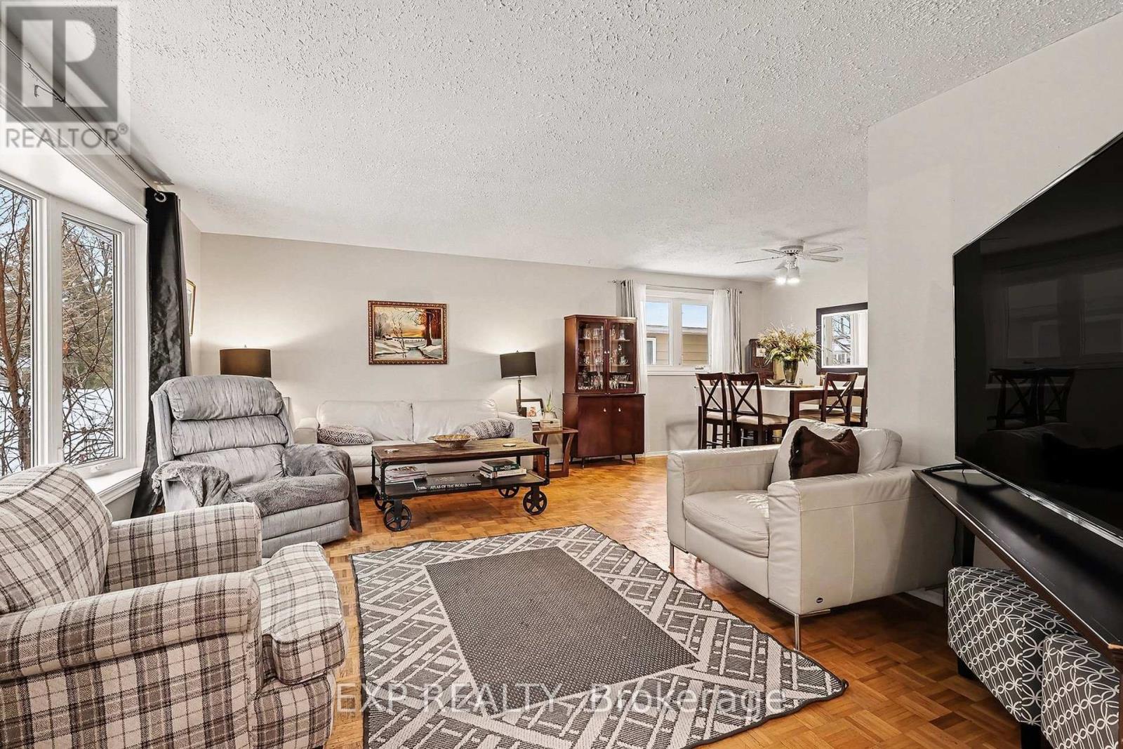 15 Wedgewood Crescent, Ottawa, Ontario  K1B 4B5 - Photo 5 - X13045366