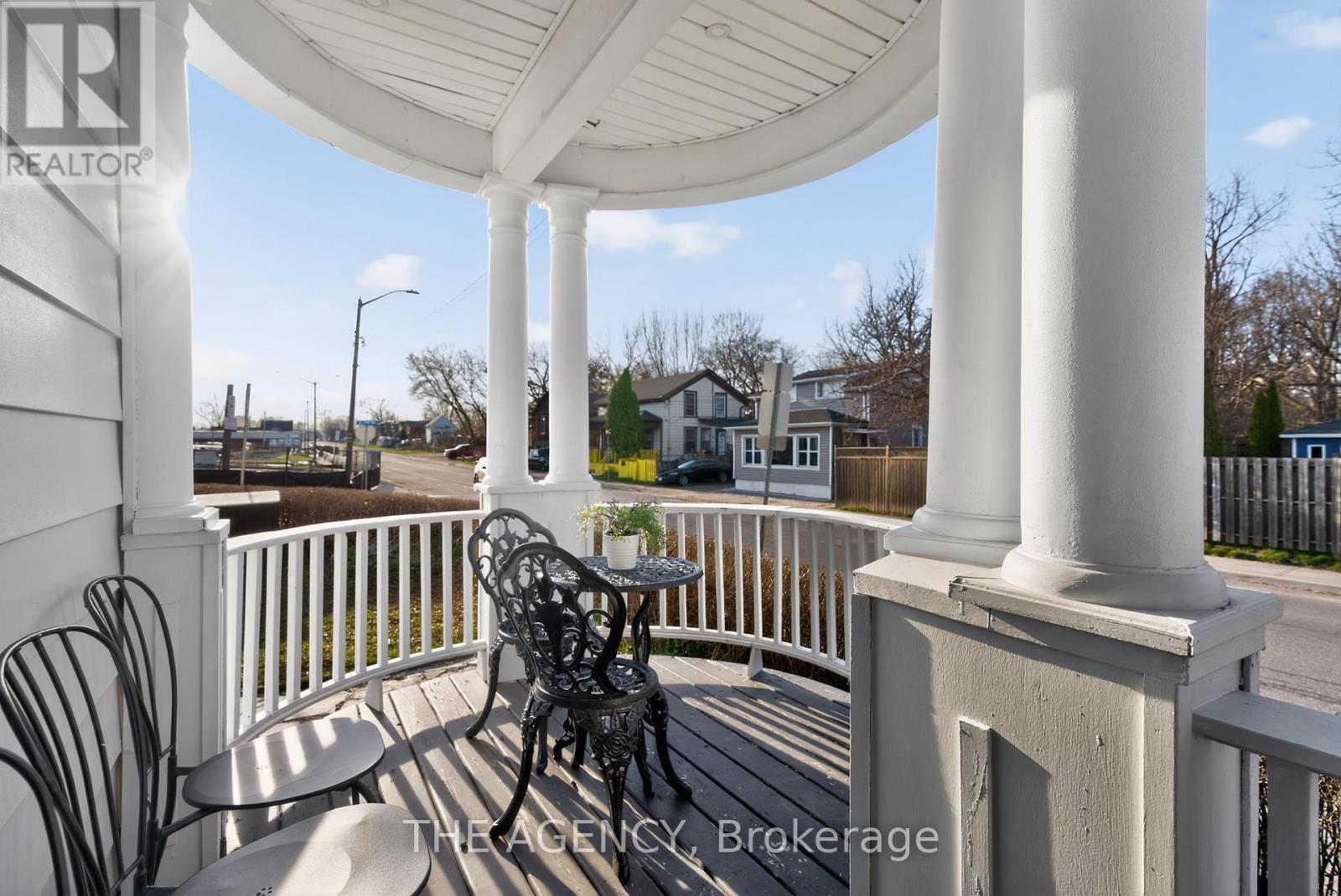 4456 Park Street, Niagara Falls, Ontario  L2E 2P6 - Photo 2 - X12988942