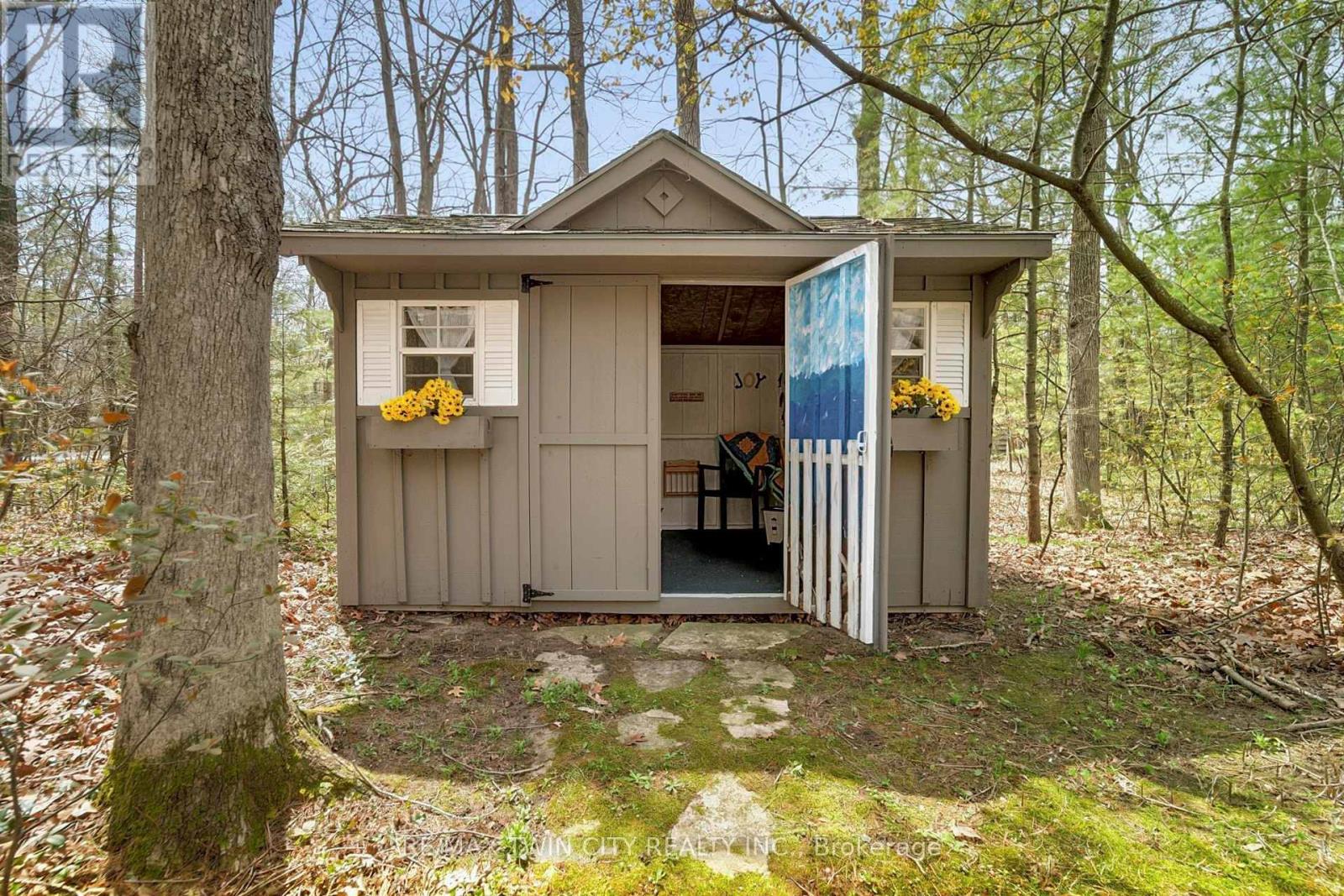 10325 Grand Oaks Drive, Lambton Shores, Ontario  N0M 1T0 - Photo 38 - X13044710