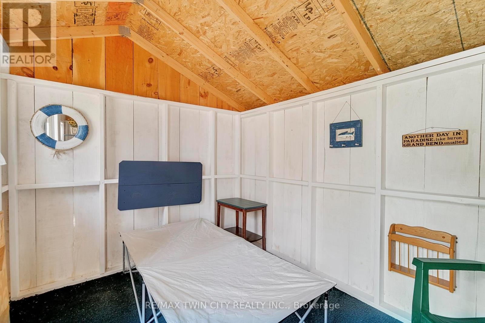 10325 Grand Oaks Drive, Lambton Shores, Ontario  N0M 1T0 - Photo 41 - X13044710