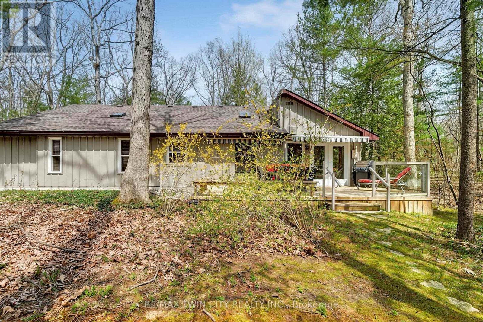 10325 Grand Oaks Drive, Lambton Shores, Ontario  N0M 1T0 - Photo 36 - X13044710