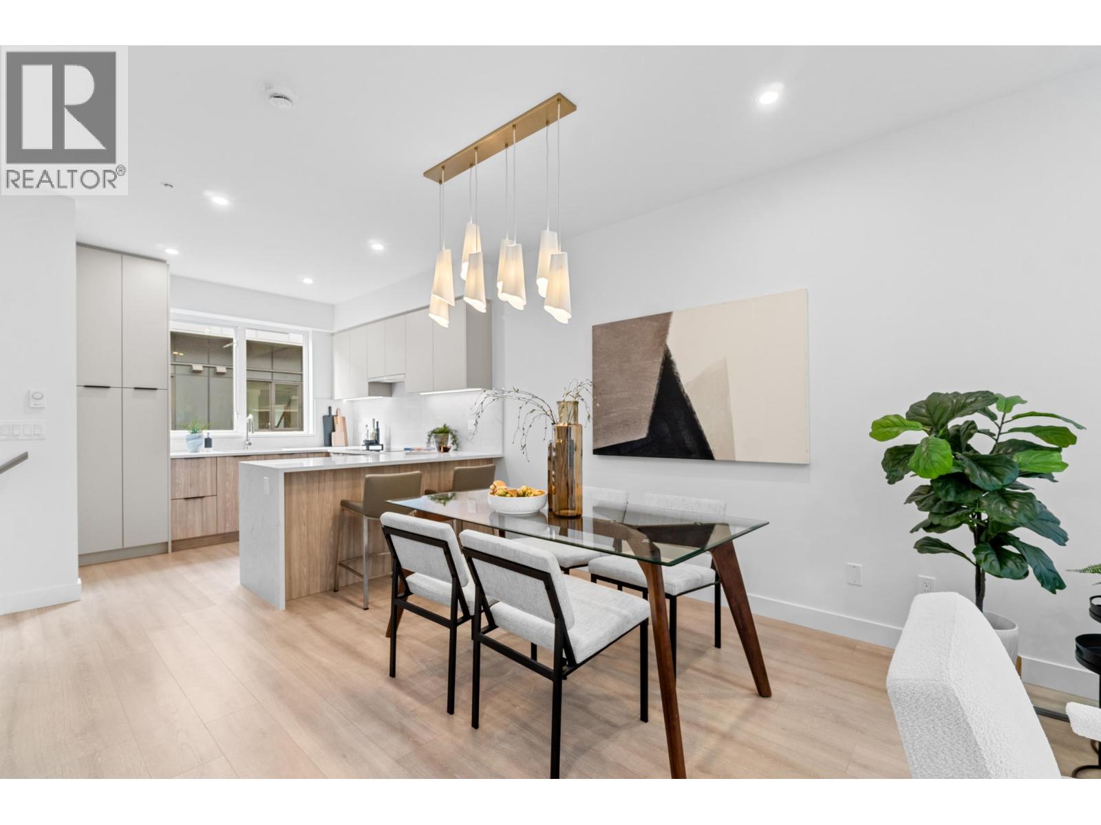 210 7161 17th Avenue, Burnaby, British Columbia  V3N 0K1 - Photo 8 - R3115674