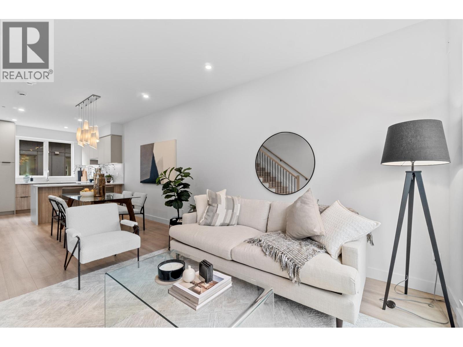 210 7161 17th Avenue, Burnaby, British Columbia  V3N 0K1 - Photo 11 - R3115674