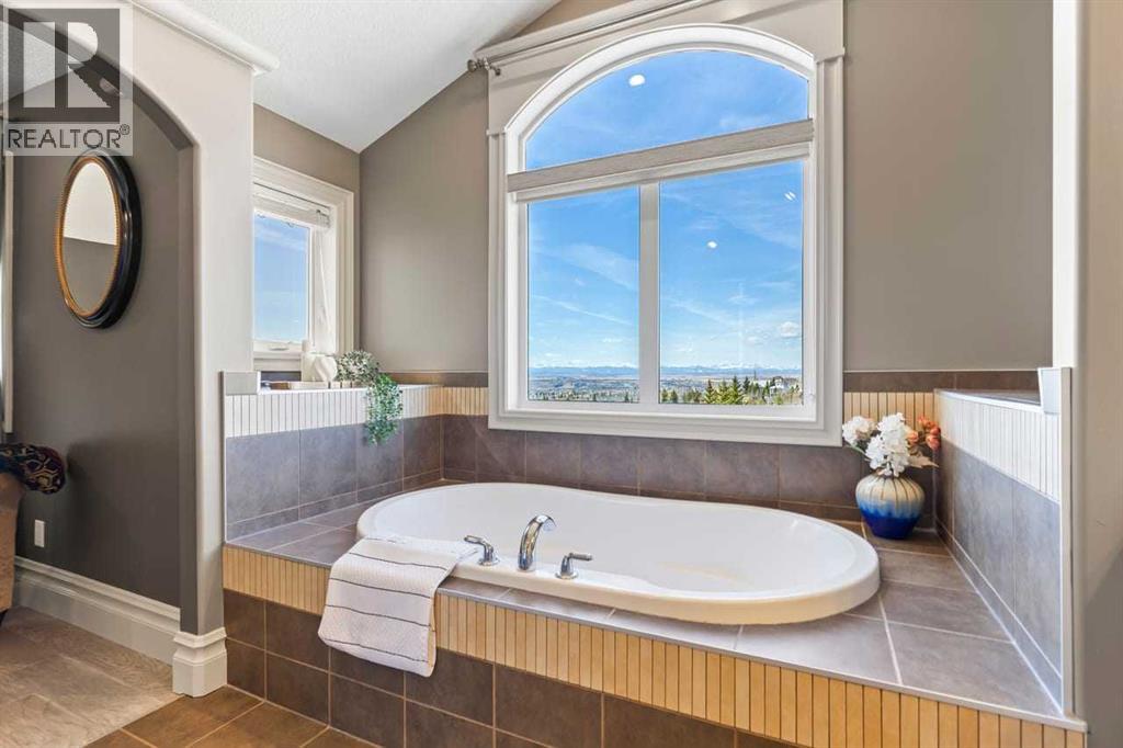 7 Royal Ridge Terrace NW, Calgary, Alberta  T3G 5Y9 - Photo 25 - A2303068