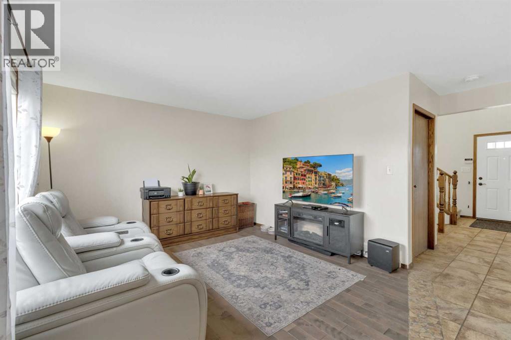 155 Inglewood Drive, Red Deer, Alberta  T4R 3S3 - Photo 4 - A2295593