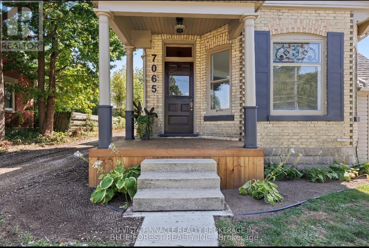 Main Level Unit - 7065 Longwoods Road, London South, Ontario  N6P 1B6 - Photo 2 - X13045410