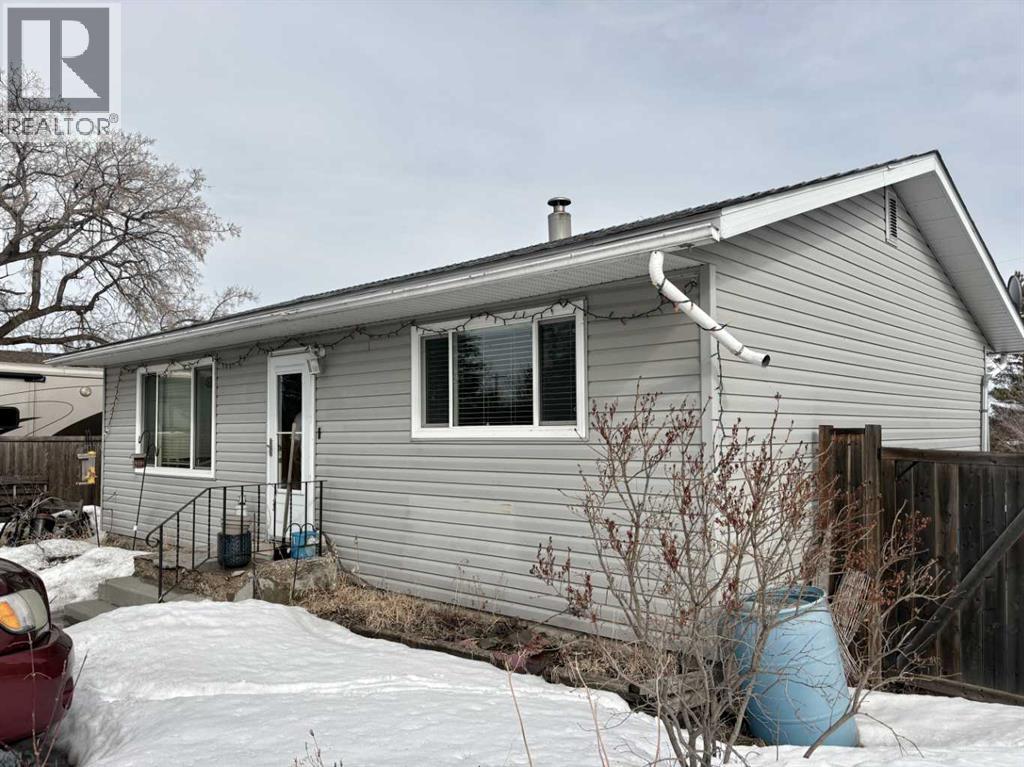 4935 53 Street, Islay, Alberta  T0B 2J0 - Photo 2 - A2294450