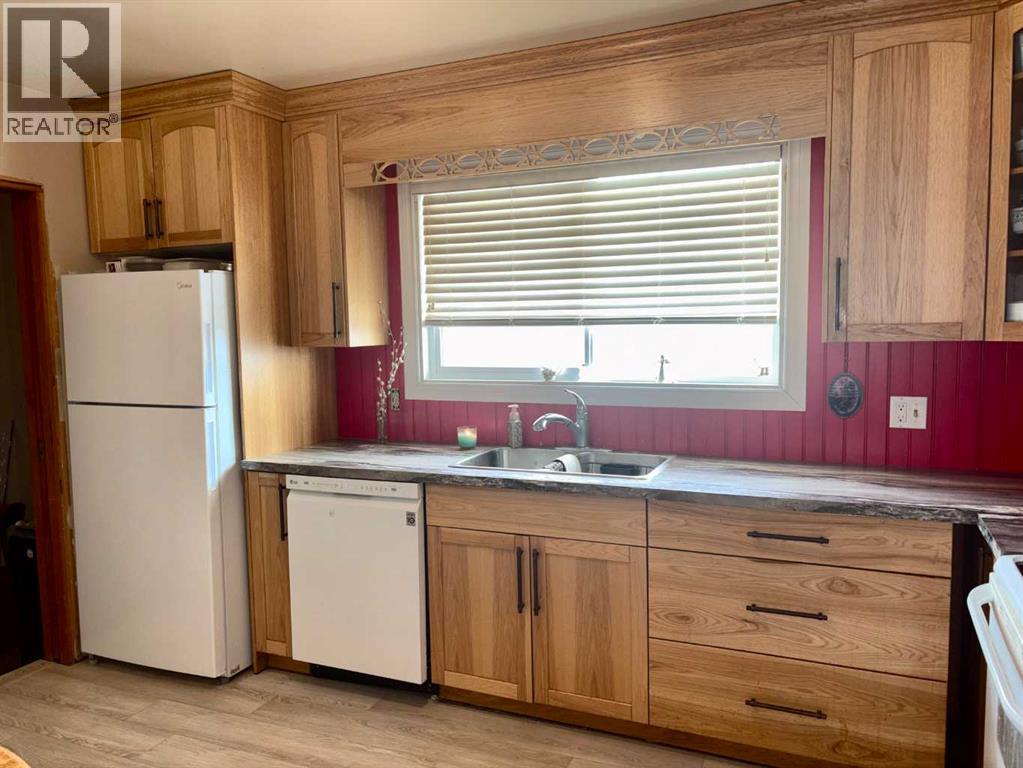 4935 53 Street, Islay, Alberta  T0B 2J0 - Photo 10 - A2294450