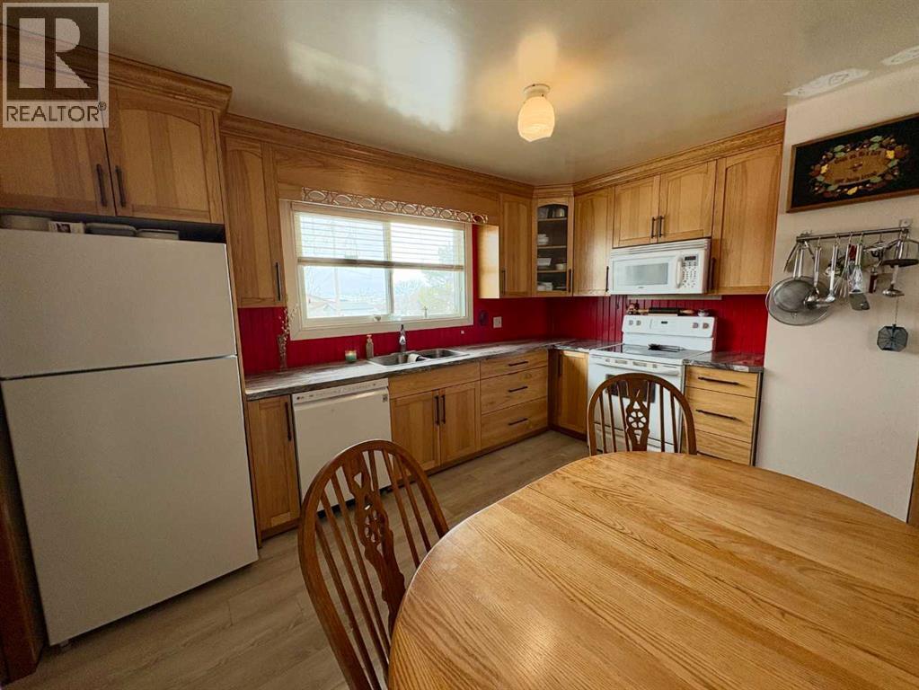 4935 53 Street, Islay, Alberta  T0B 2J0 - Photo 7 - A2294450