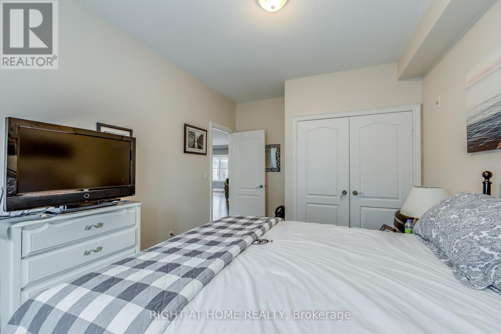 37 - 1295 Wharf Street, Pickering, Ontario  L1W 1A2 - Photo 10 - E13045396