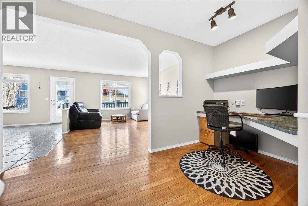 287 Panamount Drive NW, Calgary, Alberta  T3K 5L9 - Photo 3 - A2290564